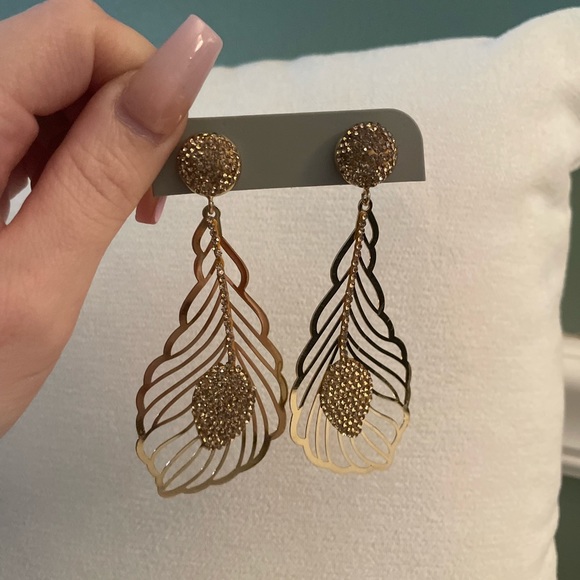 Women’s Earrings - Picture 2 of 3